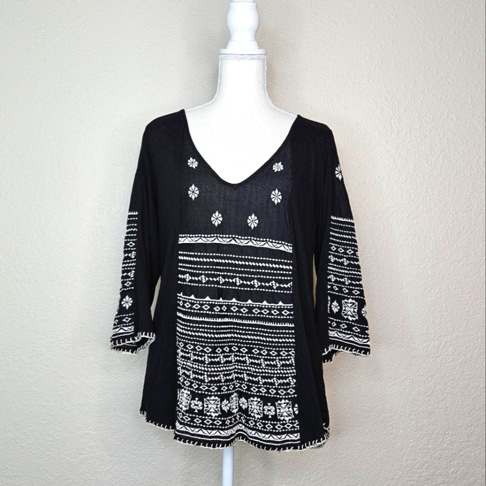 Lucky Brand Women's Embroidered V-neck large size 3/4 sleeve cotton blouse